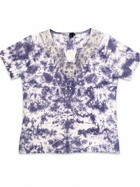 Embroidered V-Neck Tie-Dye Tee - Purple White